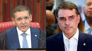 Por 4 a 3, TSE rejeita multa a Fl&aacute;vio por v&iacute;deo de Jair Bolsonaro feito com IA