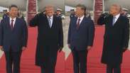 Veja Trump fazendo &lsquo;careta&rsquo; ap&oacute;s avi&atilde;o militar sobrevoar cerim&ocirc;nia com Xi Jinping, que n&atilde;o reagiu