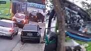 &Ocirc;nibus el&eacute;trico bate em carros e muro de escola na zona sul de S&atilde;o Paulo