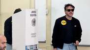 Renan Santos vota sozinho em escola na zona sul de S&atilde;o Paulo