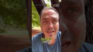 Carlos Bolsonaro visita Jair ap&oacute;s fuga de Fl&aacute;vio: 'Desculpa, pai, a gente falhou' #shorts