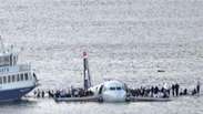 Avião cai no rio Hudson, em Nova York