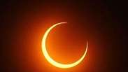 Indonésios vêem eclipse solar