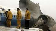 Avião pega fogo ao pousar no Irã