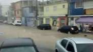 Vídeo de internauta mostra rua alagada em SP