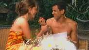 Árbitro carioca grava clipe romântico com pouca roupa