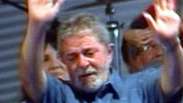 Lula chora em evento durante homenagem a ele em Recife