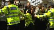 Grupos contra e a favor de Bin Laden se enfrentam em Londres