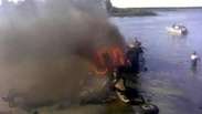 Imagens mostram avião em chamas após ele cair na Rússia