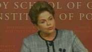 Falando em inglês, Dilma pede ajuda sobre pergunta; veja