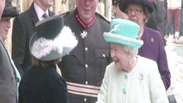 Rainha Elizabeth II comemora jubileu com popularidade em alta