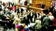 Deputados trocam socos e pontapés em Congresso
