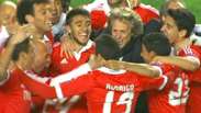Benfica supera erro de juiz e elimina Fenerbahce