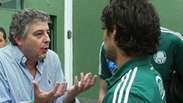"Valdivia é negociável", diz presidente do Palmeiras