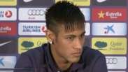 Neymar se emociona na 1ª coletiva pelo Barcelona