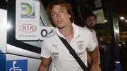 Jogador do Cruzeiro visita Uruguai enquanto Lugano é tietado