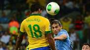 Paulinho conta conversa com David Luiz no gol sobre Uruguai