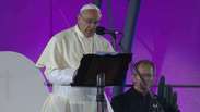 Papa pede oração por jovens mortos em Santa Maria