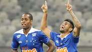 Cruzeiro derruba último invicto e assume liderança