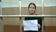 Brasileira detida na Rússia manda mensagem à família