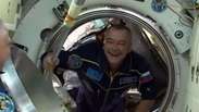 Astronautas chegam com tocha olímpica à Estação Espacial