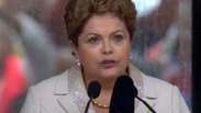Rouca, Dilma faz discurso emocionado sobre Mandela