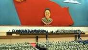 Cerimônia 'milimétrica' lembra dois anos da morte de ditador