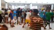 Vídeo mostra aglomeração durante "rolezinho" em shopping de SP