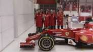 Alonso e Raikkonen conhecem nova Ferrari F14T; assista