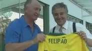 Felipão visita CT do Palmeiras e ganha presente de Paulo Nobre