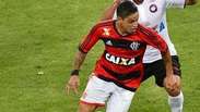 Dirigente do Flamengo confirma saída de Carlos Eduardo