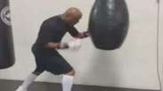 UFC: Anderson Silva treina boxe em ritmo forte; veja