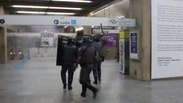 Veja confronto entre policias e grevistas na estação Ana Rosa