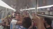 Torcedores argentinos fazem festa no metrô do RJ; veja