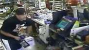 Ladrão atira garrafas de uísque contra funcionário de loja
