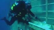 Polícia mostra imagens subaquáticas do navio Costa Concordia