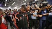 Flamengo chega ao Rio de Janeiro sob ofensas e vaias