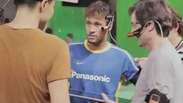 Neymar acerta chute em cesta de basquete em comercial; veja