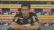 Lateral afirma que jogadores ainda não pensam em deixar o Botafogo
