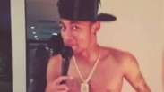 Neymar ataca de cantor e solta a voz em vídeo; veja