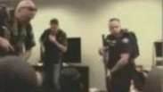 Policiais prendem jogador de videogame por engano nos EUA