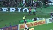 Que mico! Joel cai em comemoração de gol contra o São Paulo