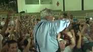 Eleito presidente, Eurico Miranda é ovacionado no Vasco