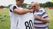 Parabéns, Pepe! Ídolo do Santos faz 80 anos e visita CT