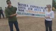 Em Brasília, grupos isolados pedem intervenção militar