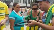 Vendedor tenta faturar com protesto contra Dilma em SP