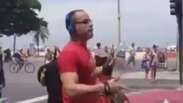 Homem com camisa comunista é agredido em protesto no Rio