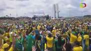 Milhares de manifestantes protestam contra Dilma em Brasília
