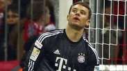 Que frangaço! Neuer fica com penas na mão em jogo do Alemão