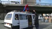 Em protesto, "Homem-aranha" decide cuidar do trânsito